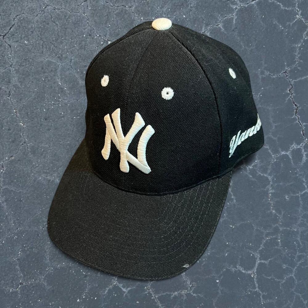 New york yankees black cap